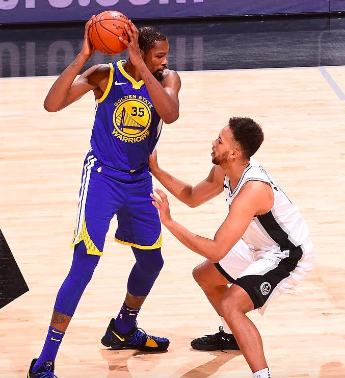 关于转会期突围战来临，休斯敦火箭围绕葡超调整名单，态度坚定，数据趋势出现新变化的信息