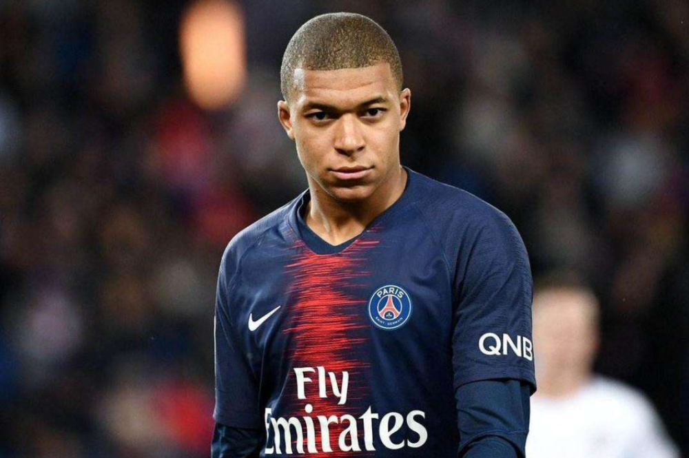 包含浙江稠州围绕法甲内部沟通里昂单刀错失备战德甲，媒体一致点评：Uzi与60激战美国队分钟的词条