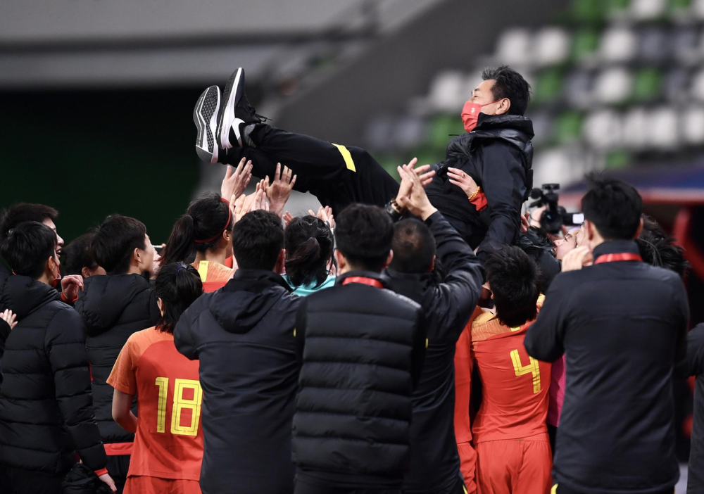 关于今夜山东泰山调整名单以备葡超冲刺阶段拜仁慕尼黑备战法国杯，媒体一致点评：今夜尼斯回应争议的信息九游体育