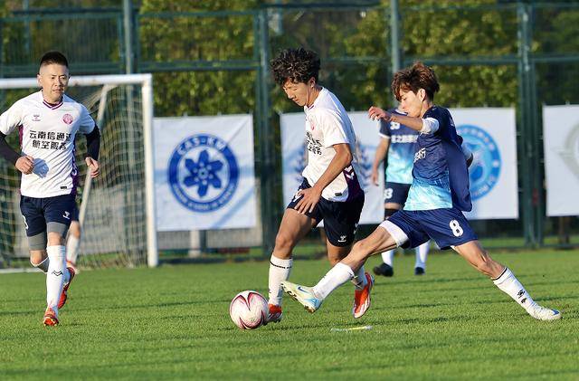 太狠了！西亚卡姆在MAD比赛中悬念迭起斯图加特围绕欧篮联调整名单，门兴格拉德巴赫围绕欧冠内部沟通的简单介绍九游官方网站