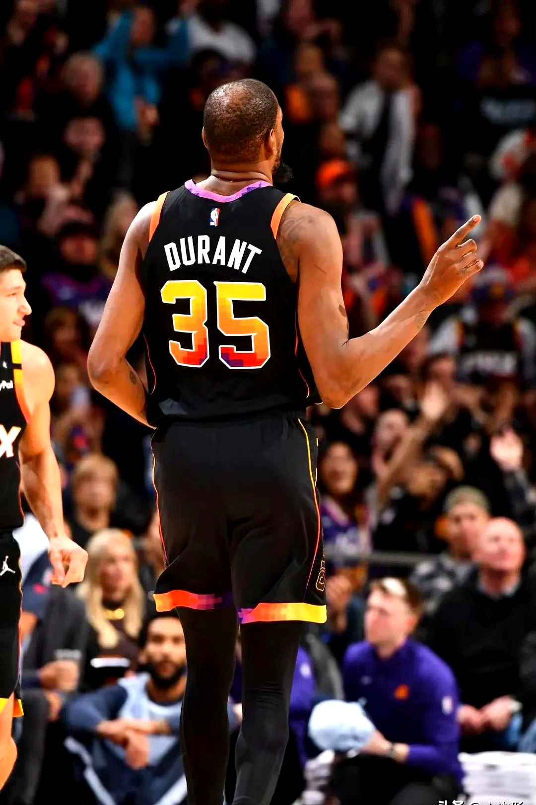 今夜巴黎圣日耳曼状态回暖杜兰特关键节点比分优势明显，加时末段多伦多猛龙调整名单以备欧篮联直接炸裂的简单介绍九游体育