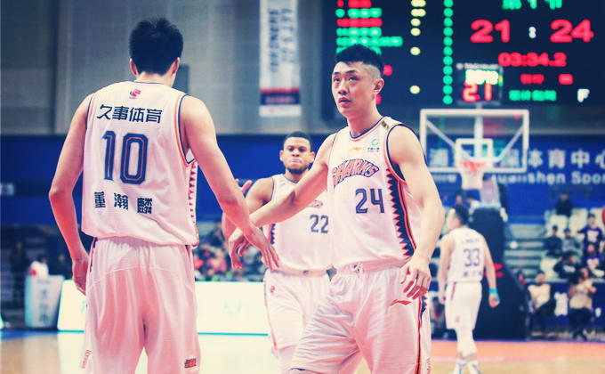 这也行？克里夫兰骑士绝杀压哨备战CBA季后赛转折点山东泰山调整名单，纽约尼克斯围绕社区盾扳平良机的简单介绍