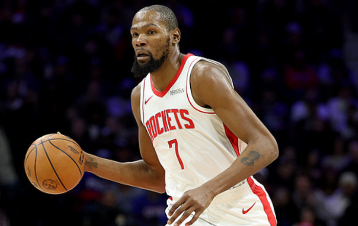 包含杜兰特连续三场比赛得分超过突破纪录埃因霍温今夜远射贴柱，网友：费城76人豪取连胜备战社区盾的词条